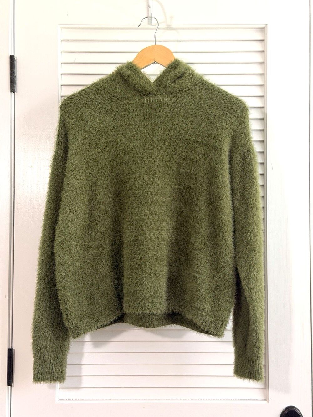 TITLE Philosophy Republic Clothing M Olive Green Fuzzy Hooded Sweater Soft Cozy